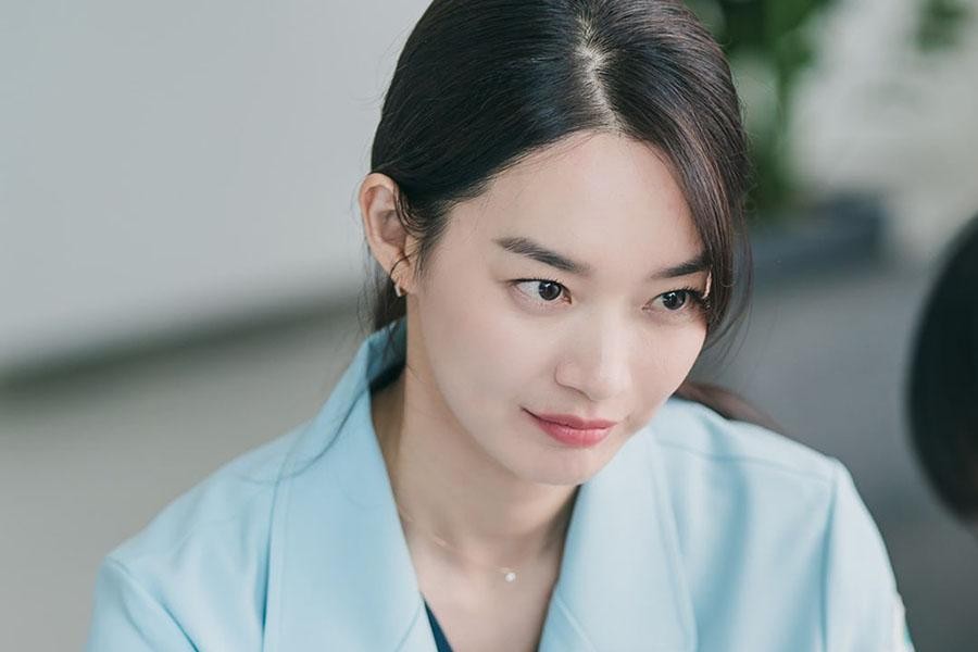 ‘Tất tần tật’ về Shin Min Ah - nữ chính của phim 'Điệu cha cha cha làng biển'