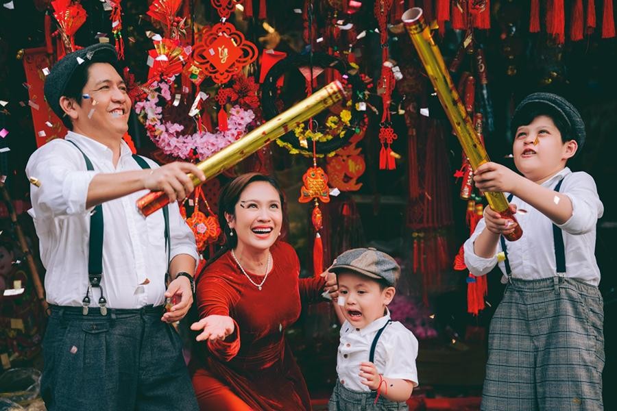 Sao Việt tung loạt ảnh đẹp lung linh chào đón Tết Nhâm Dần 2022