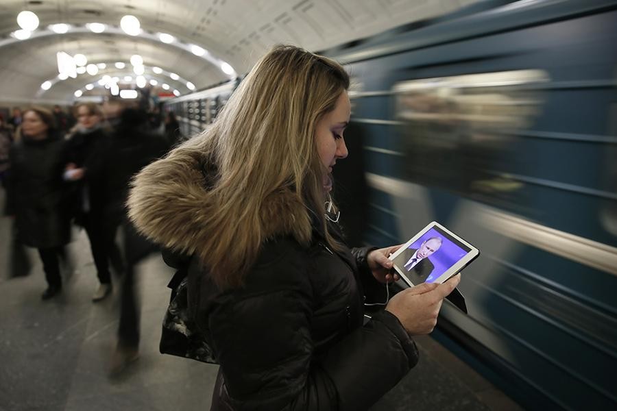 Mỹ có thể cấm Nga nhập khẩu iPhone, Washington toan tính gì?