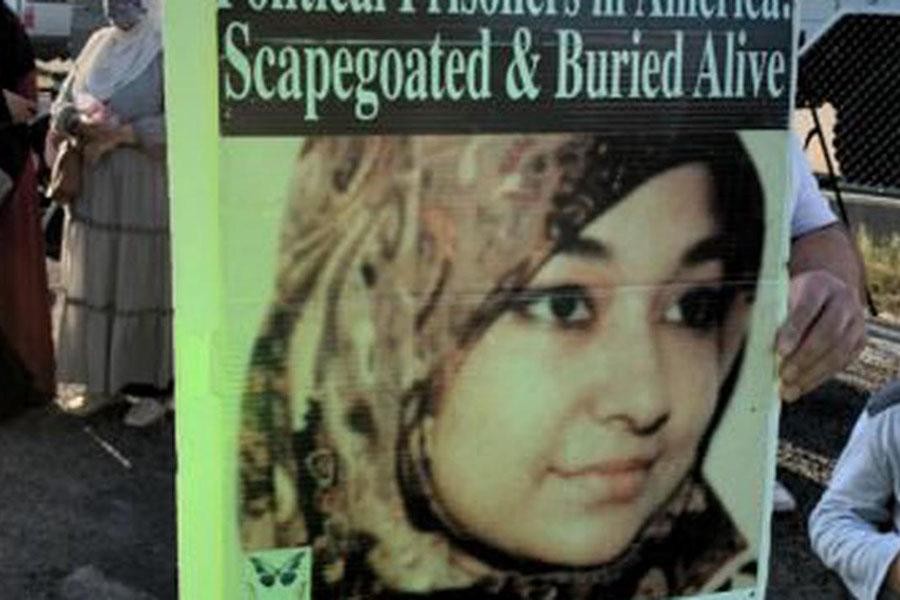 Nữ tù nhân Aafia Siddiqui, người mà kẻ bắt cóc con tin ở Texas đòi thả là ai?
