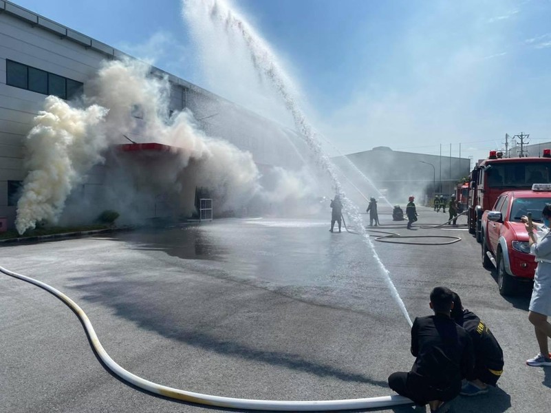 Thực tập quy mô, dập tắt đám cháy ở khu công nghiệp Thạch Thất - Quốc Oai