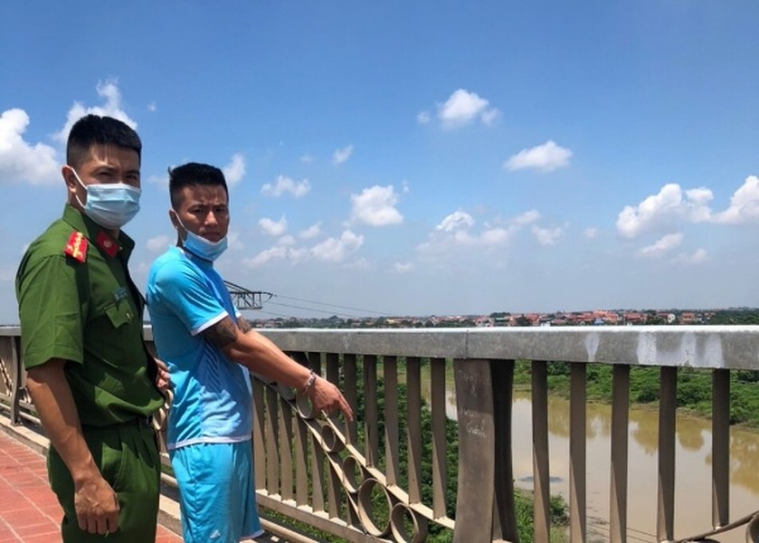 Những hình ảnh 'độc' về hành trình phi tang chứng cứ của 'siêu trộm' 350 cây vàng ở Sơn Tây