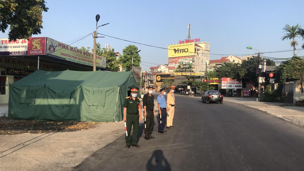 6h sáng nay 14-7: Đồng loạt kiểm soát người và phương tiện tại 22 cửa ngõ lớn ra vào Hà Nội
