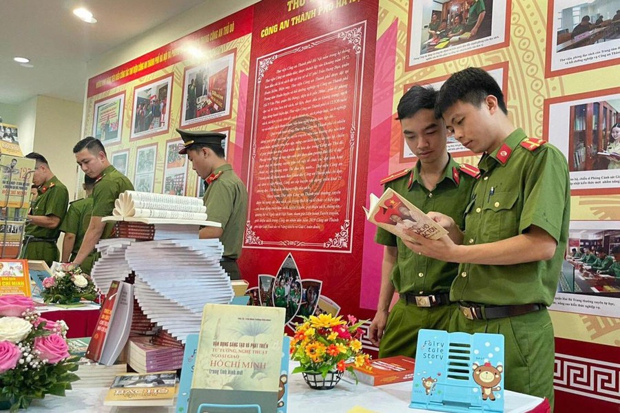 Lan tỏa văn hóa đọc trong lực lượng Công an Hà Nội