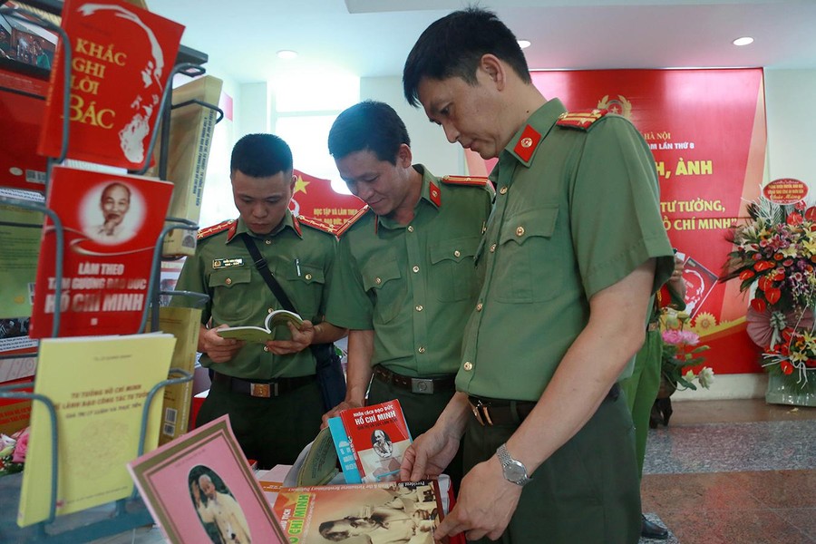 Lan tỏa văn hóa đọc trong lực lượng Công an Hà Nội