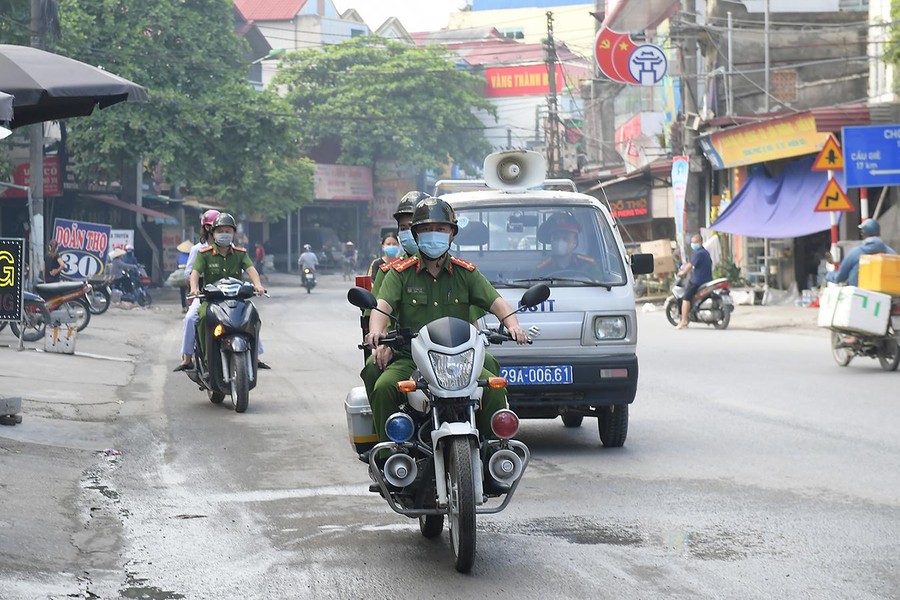 Tăng cường tuần tra, xử phạt nghiêm các vi phạm phòng dịch ở ngoại thành Hà Nội