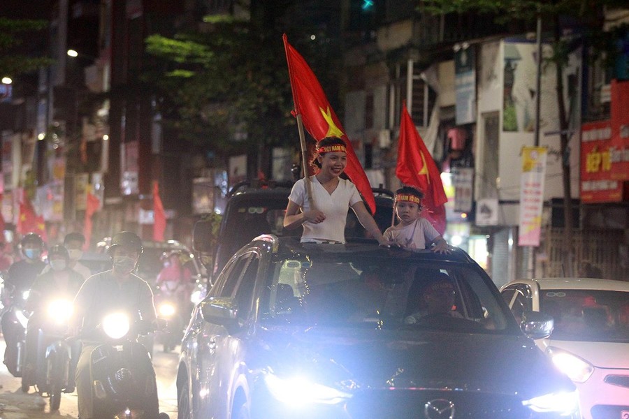 Người dân Thủ đô mừng chiến thắng của U23 Việt Nam