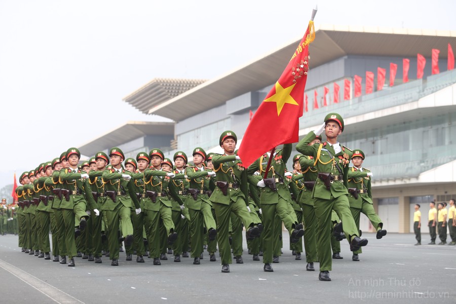 Những hình ảnh đẹp tại Lễ diễu binh, diễu hành kỷ niệm 50 năm lực lượng Cảnh sát cơ động