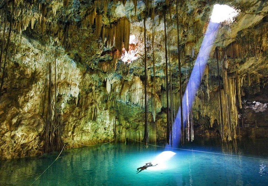 Những bí ẩn về hang động sâu nhất thế giới 