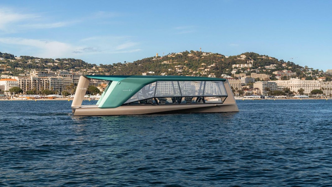 Du thuyền chạy điện, không phát thải carbon của BMW