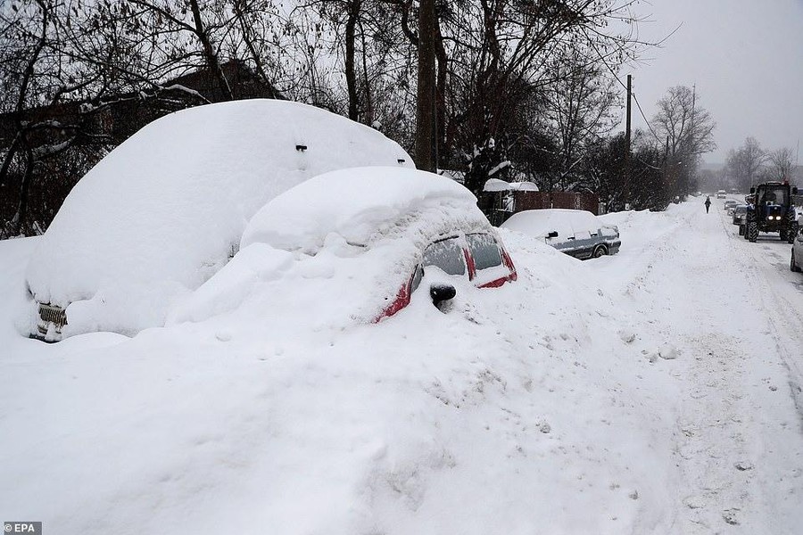 [ẢNH] Thủ đô Moscow ngập trong tuyết rơi dày kỉ lục
