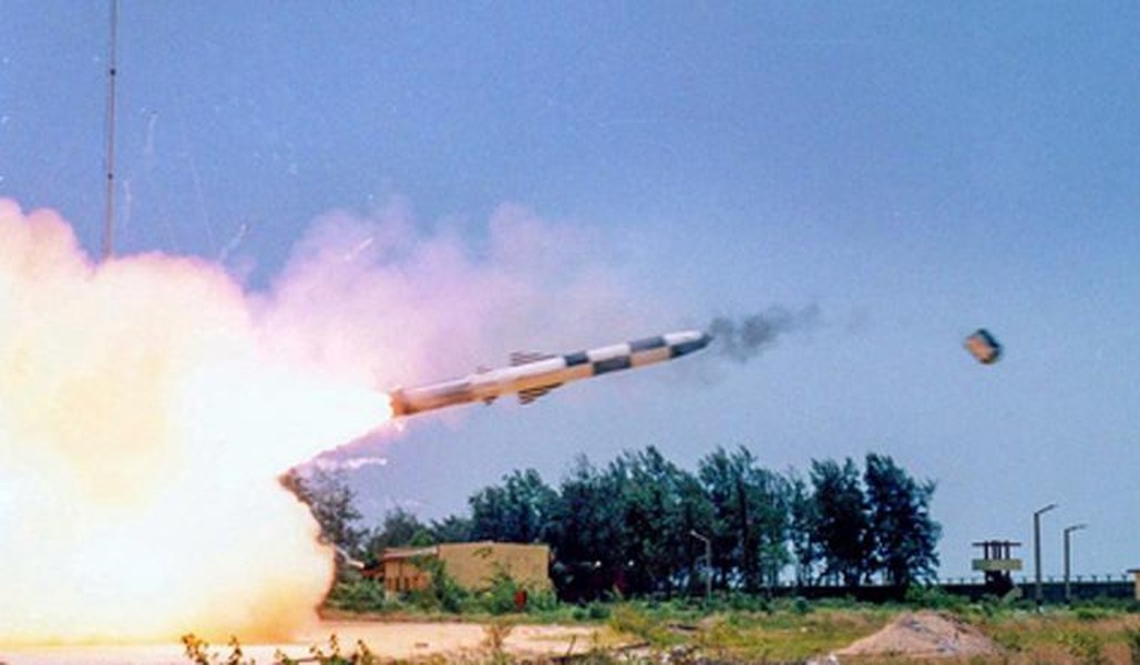 [ẢNH] Philippines sẵn sàng mua tên lửa siêu thanh BrahMos từ Ấn Độ 