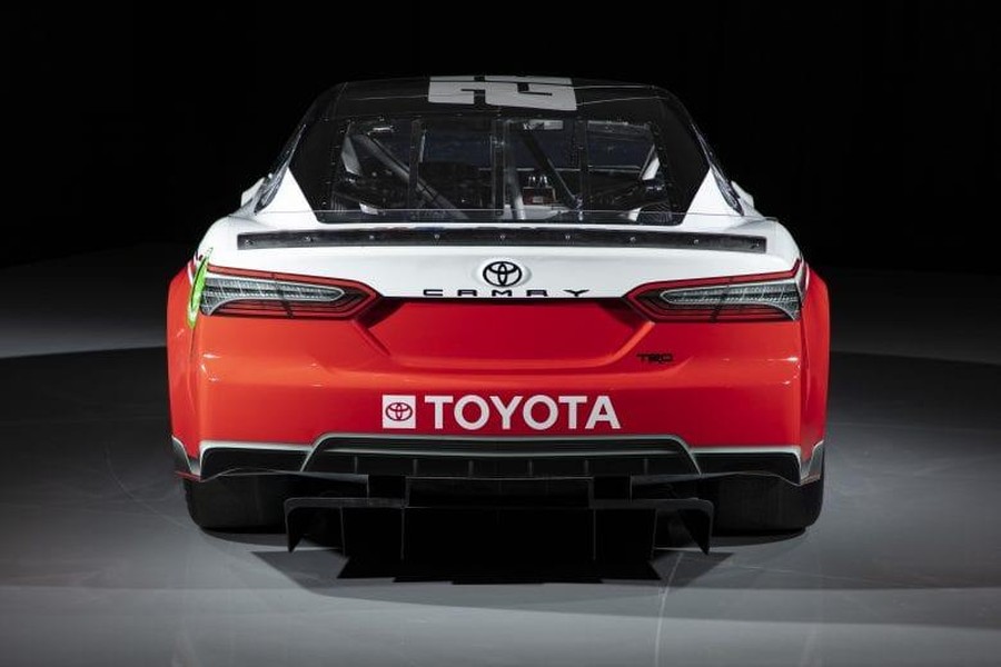 [ẢNH] Khám phá phiên bản xe đua mạnh 600 mã lực của Toyota Camry