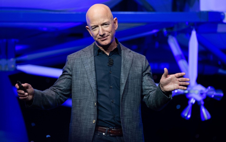[ẢNH] Tỉ phú Jeff Bezos sẽ bay vào vũ trụ trong tháng 7