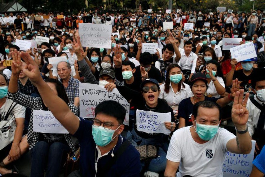 [ẢNH] Biểu tình phản đối chính sách chống dịch Covid-19 ở Thái Lan