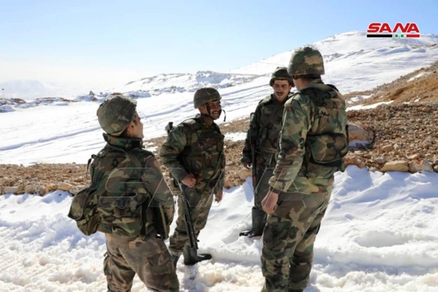 [ẢNH] Lực lượng đặc nhiệm Syria gần biên giới Israel