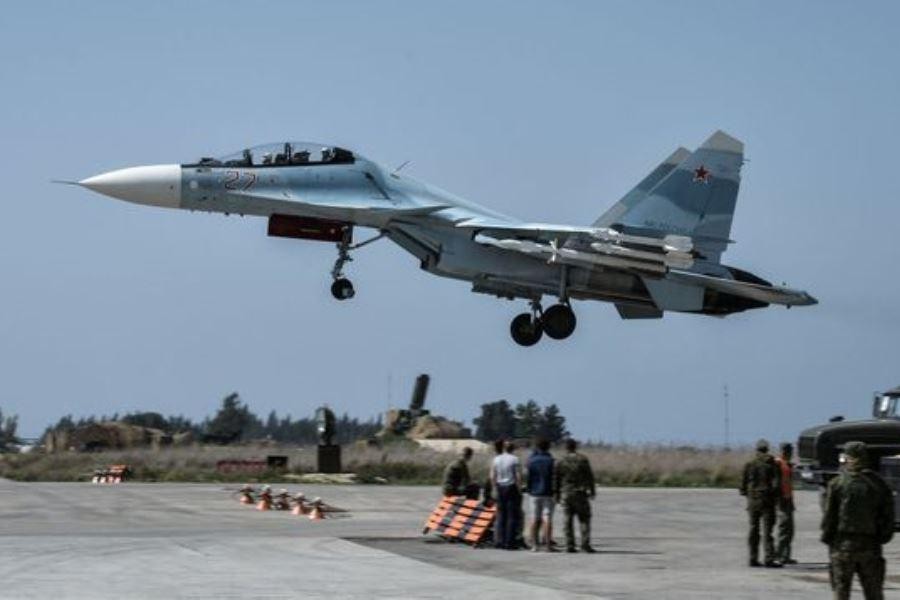 [ẢNH] Chỉ trong vài giờ, không quân Nga tiến hành hơn 30 cuộc không kích ở Trung Syria