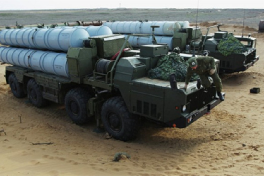 [ẢNH] Ukraine khẩn trương đưa hệ thống phòng không S-300V1 đến Donbass