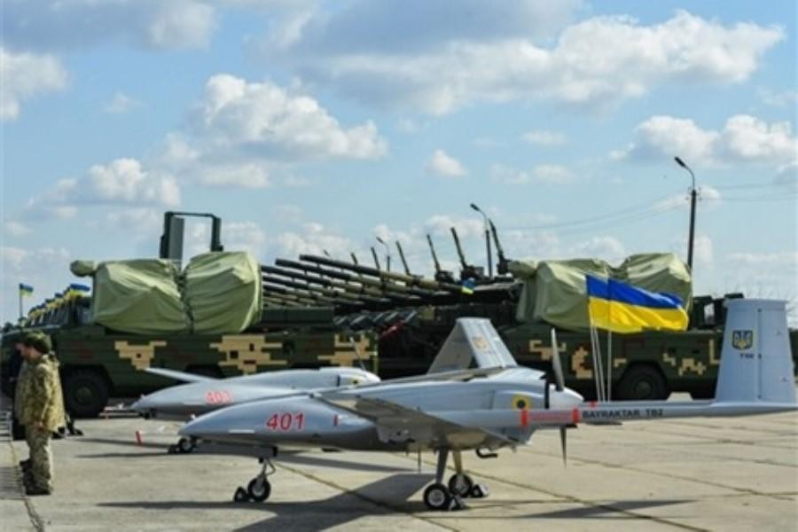 [ẢNH] Đội hình thiết giáp DPR sẵn sàng đối đầu với lực lượng Ukraine