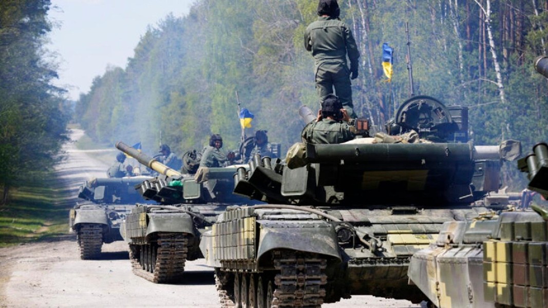 Mỹ viện trợ khủng giúp Ukraine đủ lực đương đầu với Nga