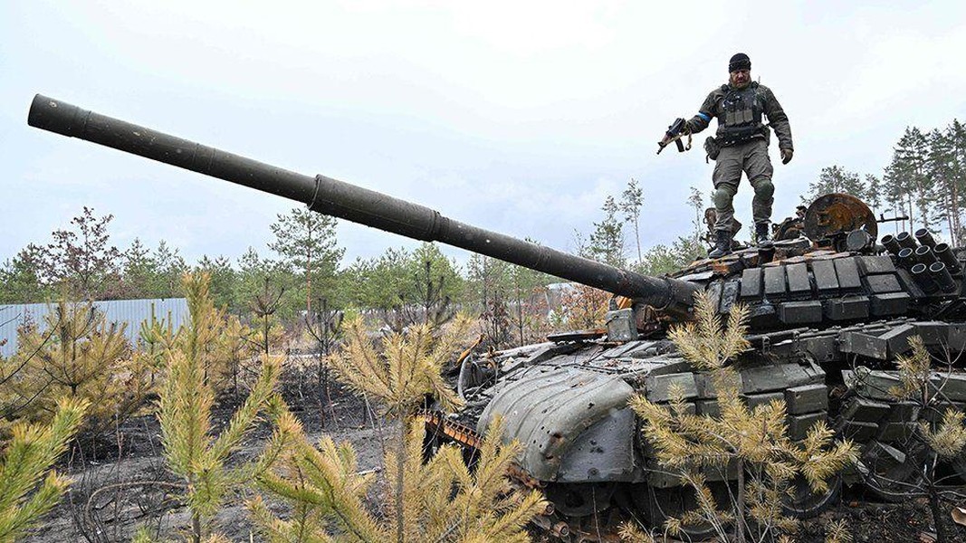 Nga bỏ ưu thế hỏa lực để tránh hại dân thường Ukraine?