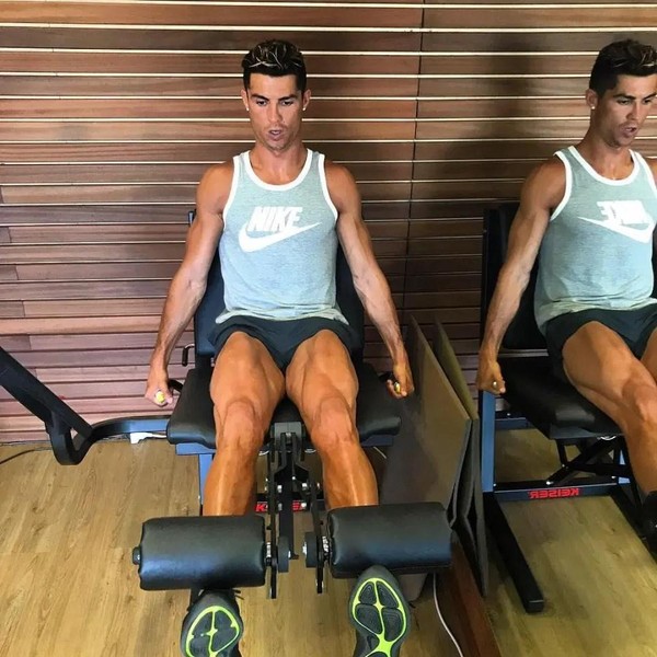 [ẢNH] Bí quyết giữ vóc dáng và phong độ của Ronaldo ở tuổi 36