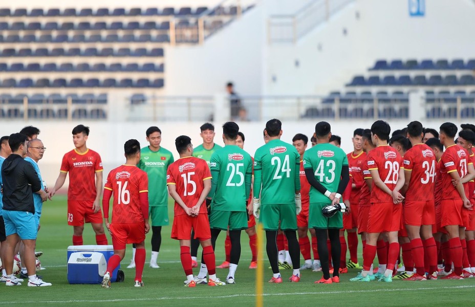 ĐT Việt Nam tập xoay tua đội hình cho AFF Cup