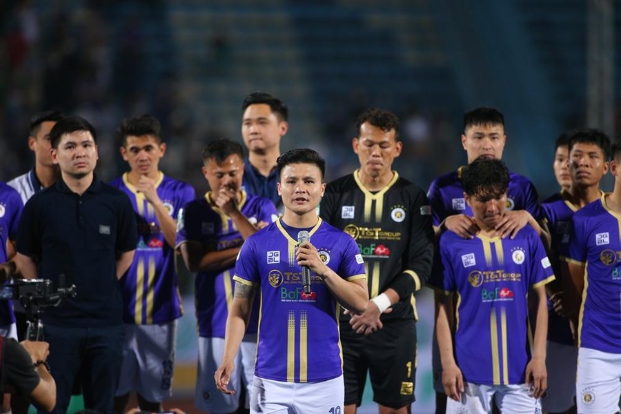 Quang Hải bật khóc nói lời chia tay Hà Nội FC