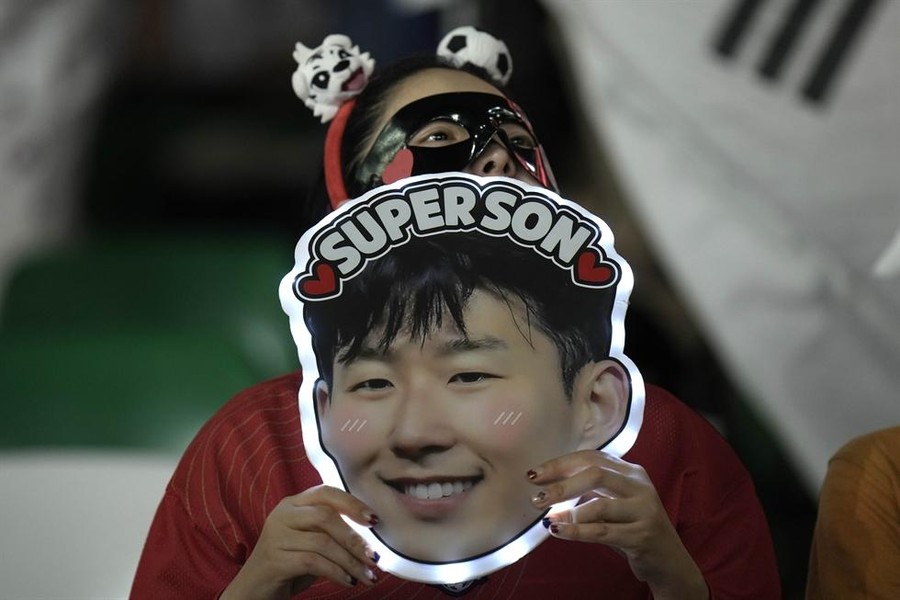 Người Hàn Quốc xuyên đêm ăn mừng kỳ tích World Cup