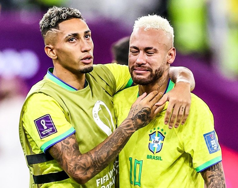 Neymar khóc như mưa sau thất bại cay đắng