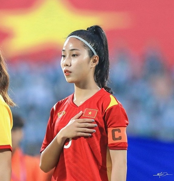 Nữ tuyển thủ U20 Việt Nam đẹp ngỡ ngàng cùng bikini