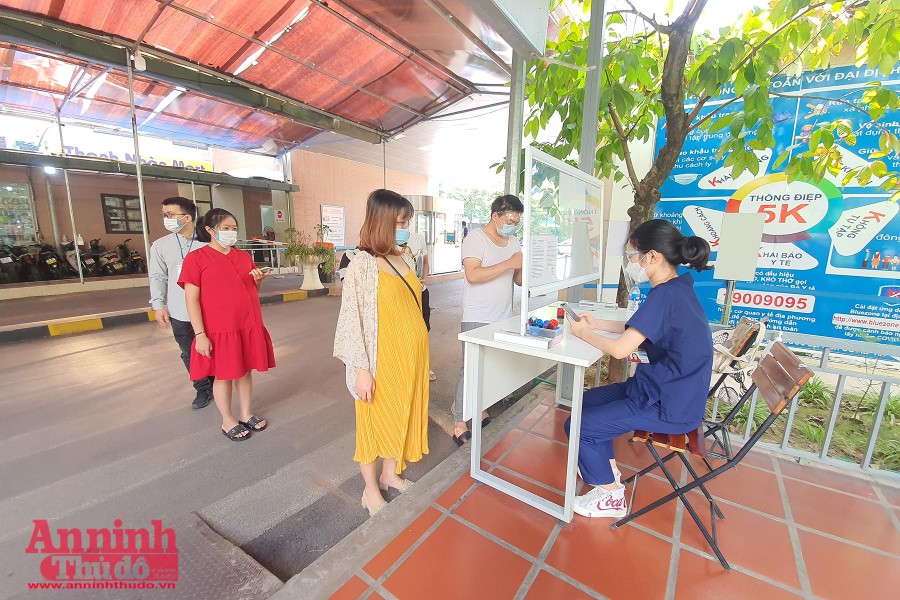 [Ảnh] Hà Nội: Ngày đầu tiên tiêm vaccine phòng Covid-19 cho hơn 500 thai phụ 