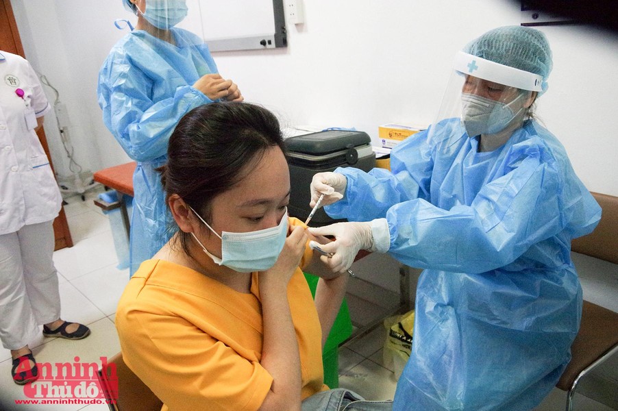 [Ảnh] Hà Nội: Ngày đầu tiên tiêm vaccine phòng Covid-19 cho hơn 500 thai phụ 