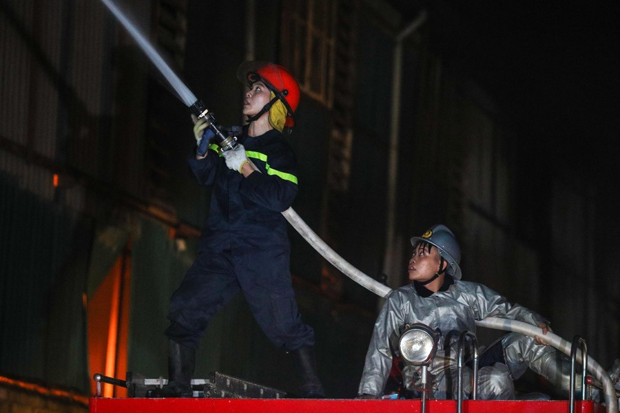 Hình ảnh đẹp về những người lính phòng cháy chữa cháy