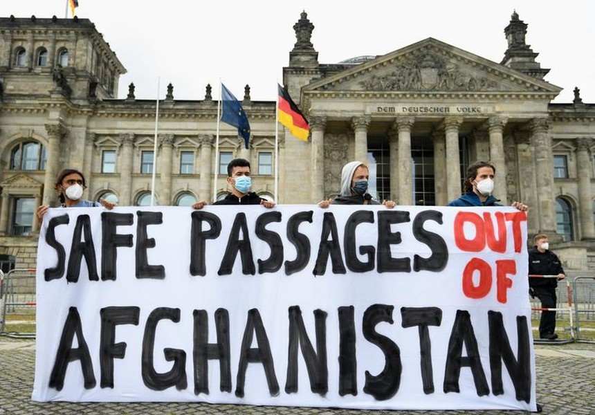 [ẢNH] Biểu tình khắp thế giới phản đối Taliban tiếp quản Afghanistan 