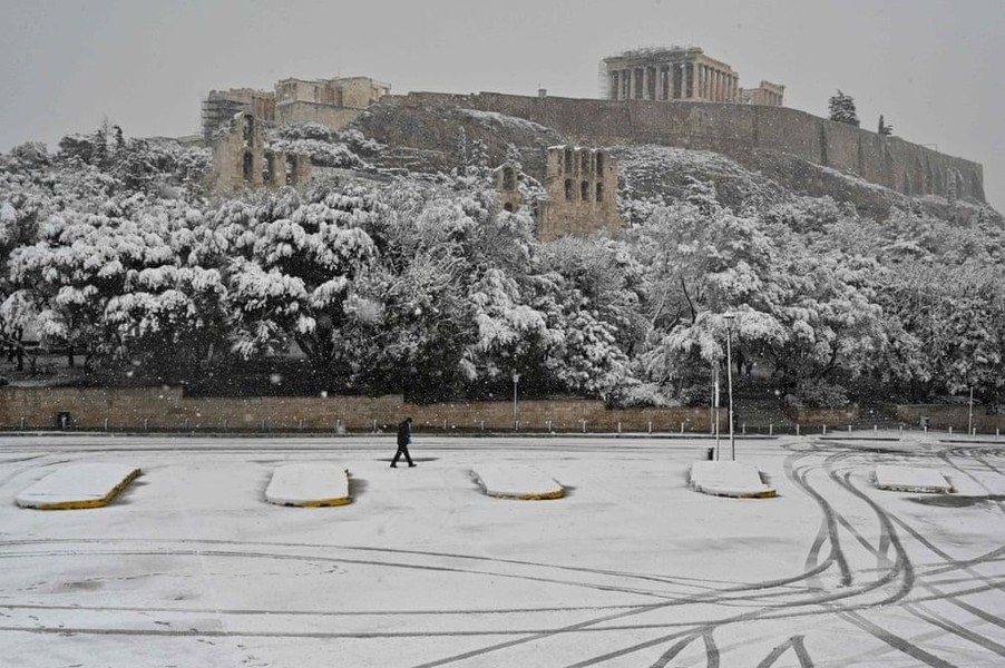 Cảnh tuyết đẹp như trong cổ tích ở Athens và Istanbul