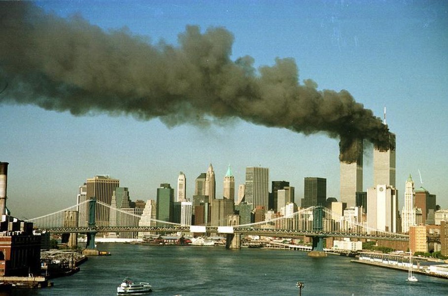 Nhìn lại những bức hình gây ám ảnh về thảm kịch khủng bố ngày 11-9