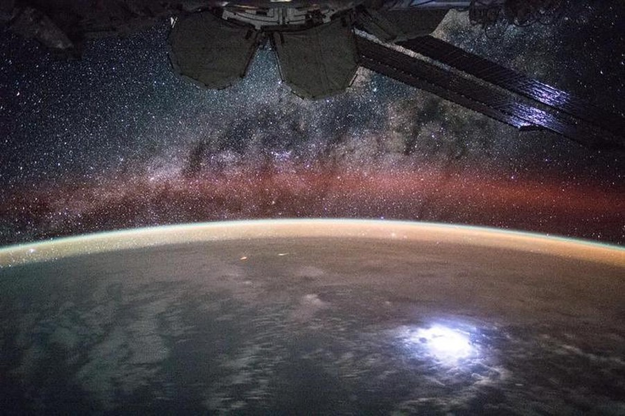 Những hình ảnh hiếm thấy được chụp từ Trạm vũ trụ quốc tế ISS