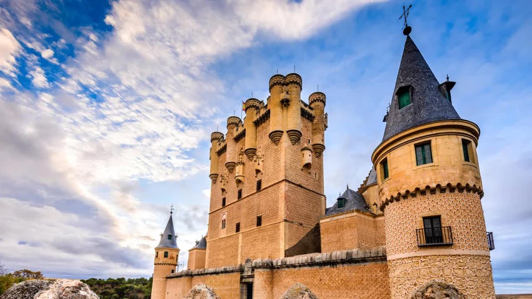 Khám phá những lâu đài đẹp nhất thế giới