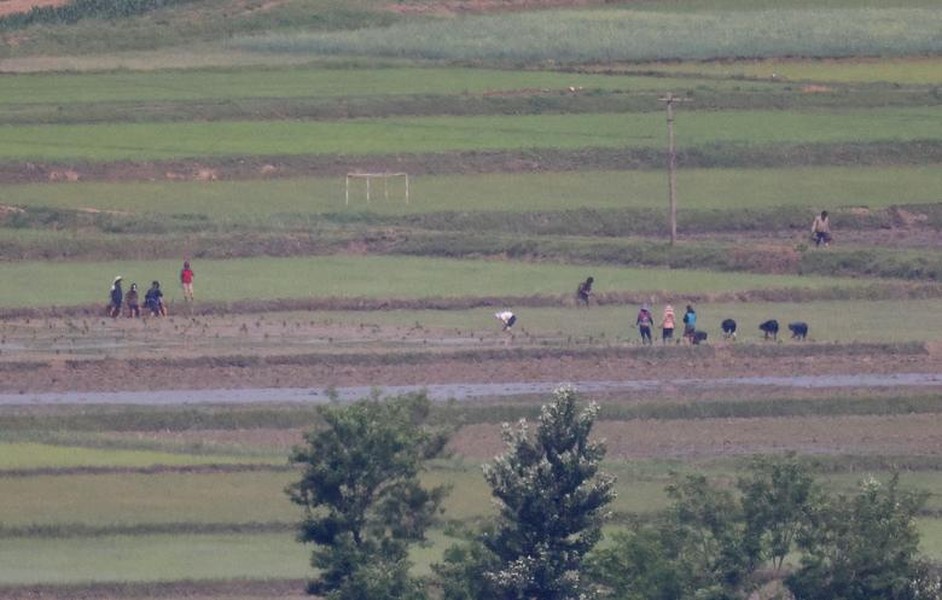 Cuộc sống yên bình tại Triều Tiên nhìn từ bên kia biên giới