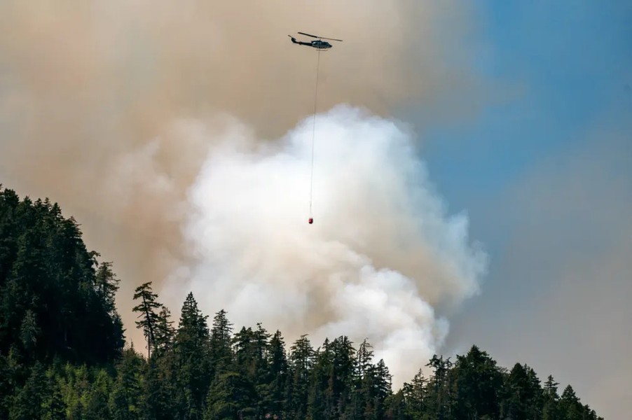Cháy rừng dữ dội ở Canada khiến khói bụi bao trùm nước Mỹ 