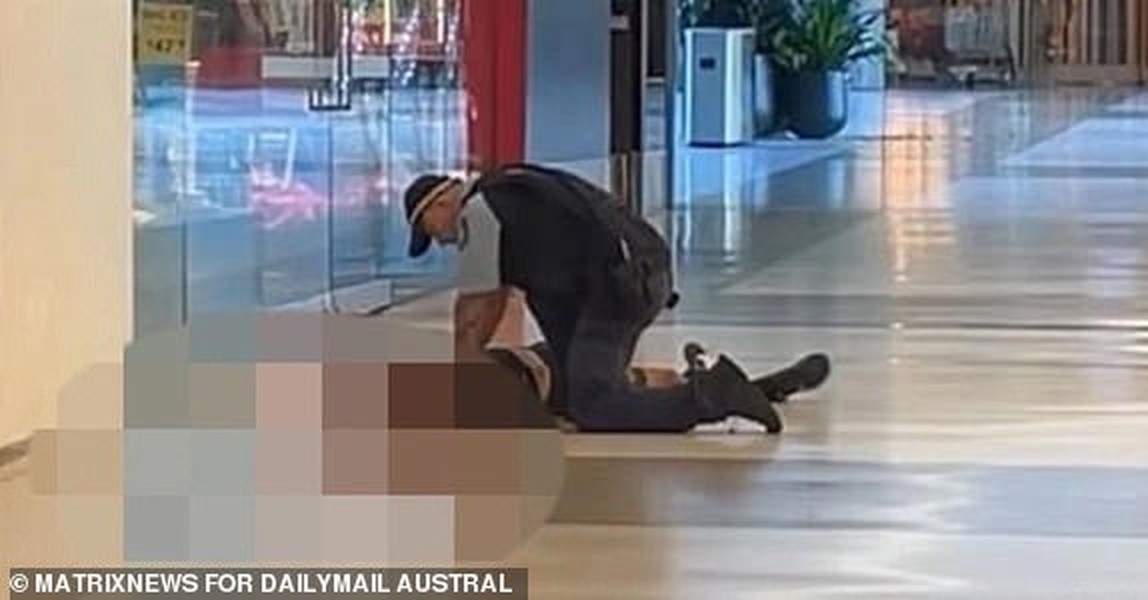 Hiện trường vụ đâm dao kinh hoàng tại trung tâm mua sắm ở Australia
