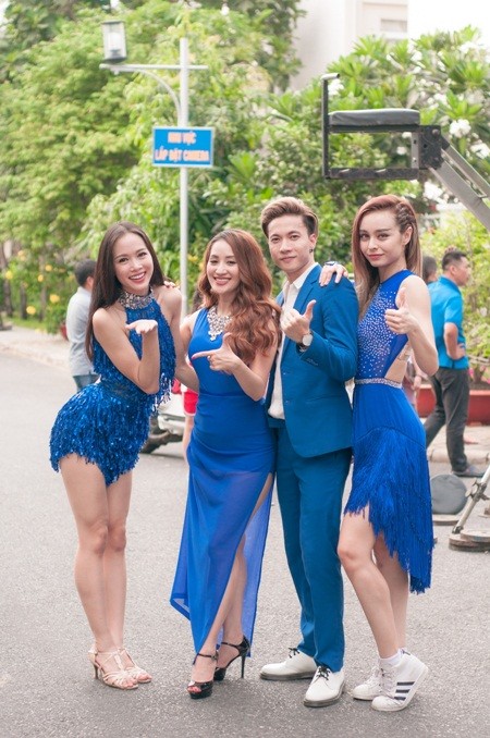 Sợ trễ giờ chạy chương trình, Isaac mang cả hành lý theo để tập luyện ảnh 9 Sợ trễ giờ chạy chương trình, Isaac mang cả hành lý theo để tập luyện ảnh 9