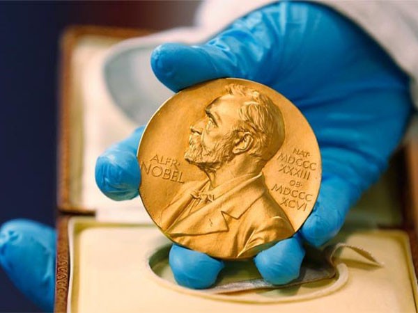 Giải Nobel và những điều được giữ kín ảnh 1