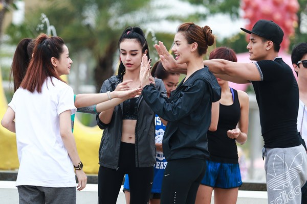Chi Pu xuất hiện khiến Cường Seven bất ngờ, MLee “sốc nặng“ ảnh 2 Chi Pu xuất hiện khiến Cường Seven bất ngờ, MLee “sốc nặng“ ảnh 2