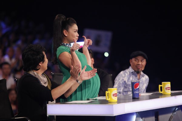 Thu Minh “nạt” thí sinh trước khi rời ghế nóng ảnh 3 Thu Minh “nạt” thí sinh trước khi rời ghế nóng ảnh 3