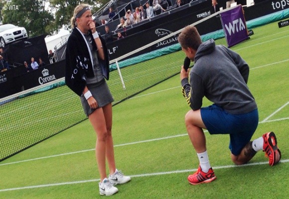 Màn cầu hôn lãng mạn trên sân tennis làm sôi sục cư dân mạng ảnh 1