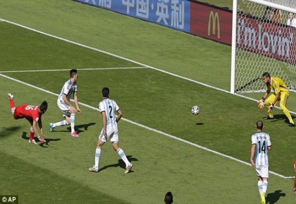 Lóe sáng phút bù giờ, Messi đưa Argentina vào vòng 16 đội ảnh 4 Lóe sáng phút bù giờ, Messi đưa Argentina vào vòng 16 đội ảnh 4