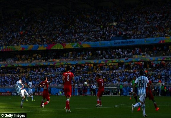Lóe sáng phút bù giờ, Messi đưa Argentina vào vòng 16 đội ảnh 6 Lóe sáng phút bù giờ, Messi đưa Argentina vào vòng 16 đội ảnh 6