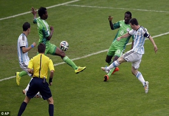 Messi lập cú đúp, Argentina “bắn hạ Đại bàng xanh" ảnh 1 Messi lập cú đúp, Argentina “bắn hạ Đại bàng xanh" ảnh 1